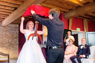 Hochzeitsshow mit fliegendem Tisch in Köln